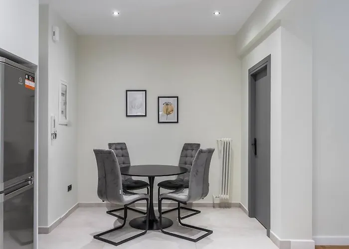 Contemporary Comfort In Athens