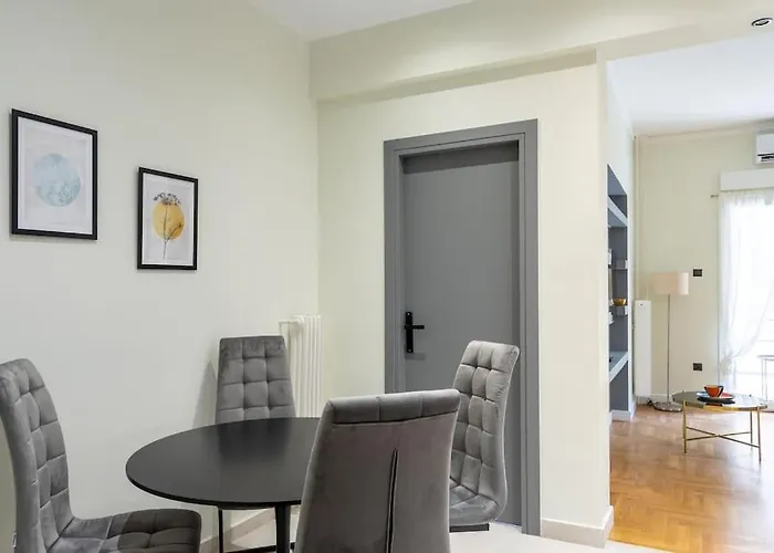 Contemporary Comfort In Athens