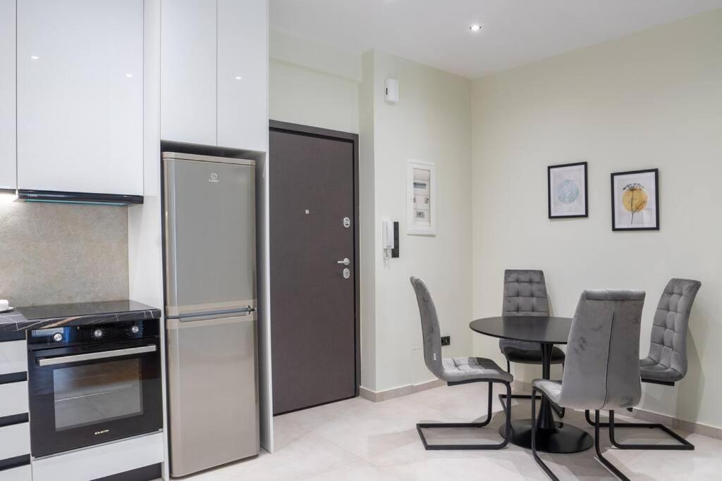 Apartment Contemporary Comfort In