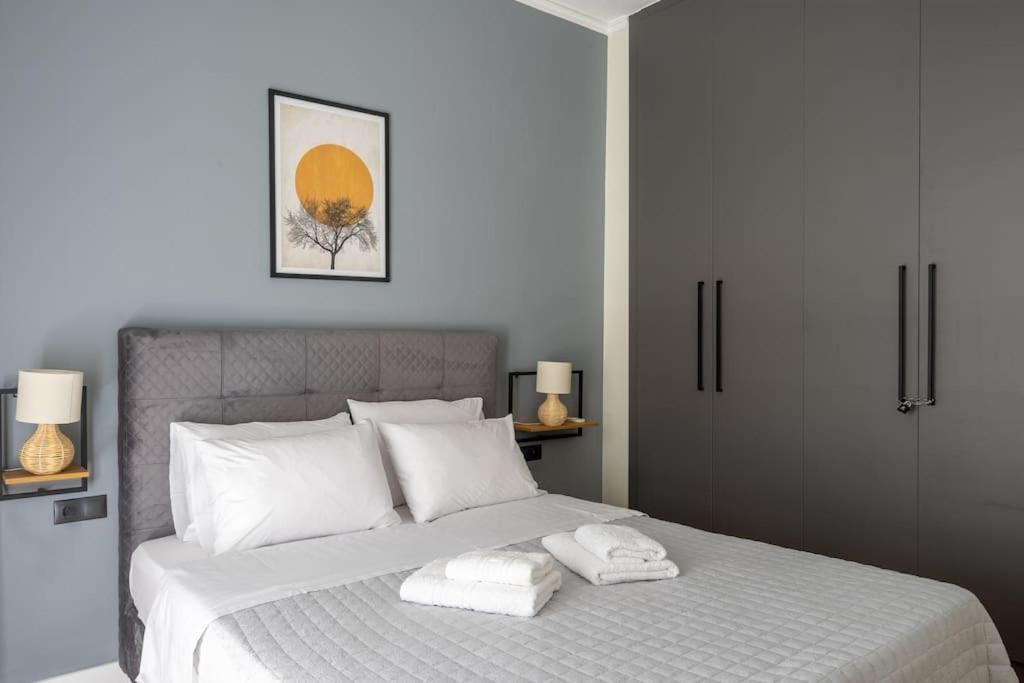 Contemporary Comfort In Apartment
